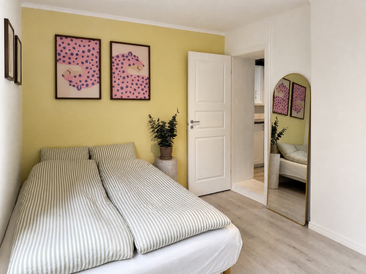 Reshoot Studio listing photo of the same bedroom